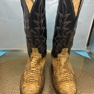 Dan Post men 8 vintage exotic cowboy boots